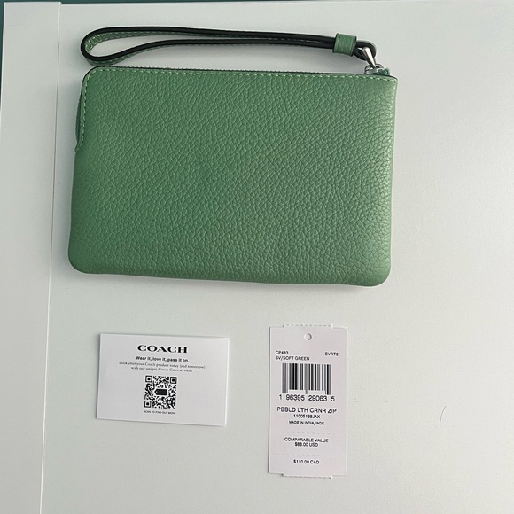 Coach Soft Green Pebbled Leather Corner Zip Wristlet - Picture 2 of 4